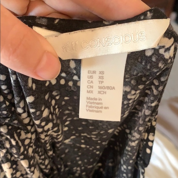 Spotted black and white tank top - Picture 5 of 5